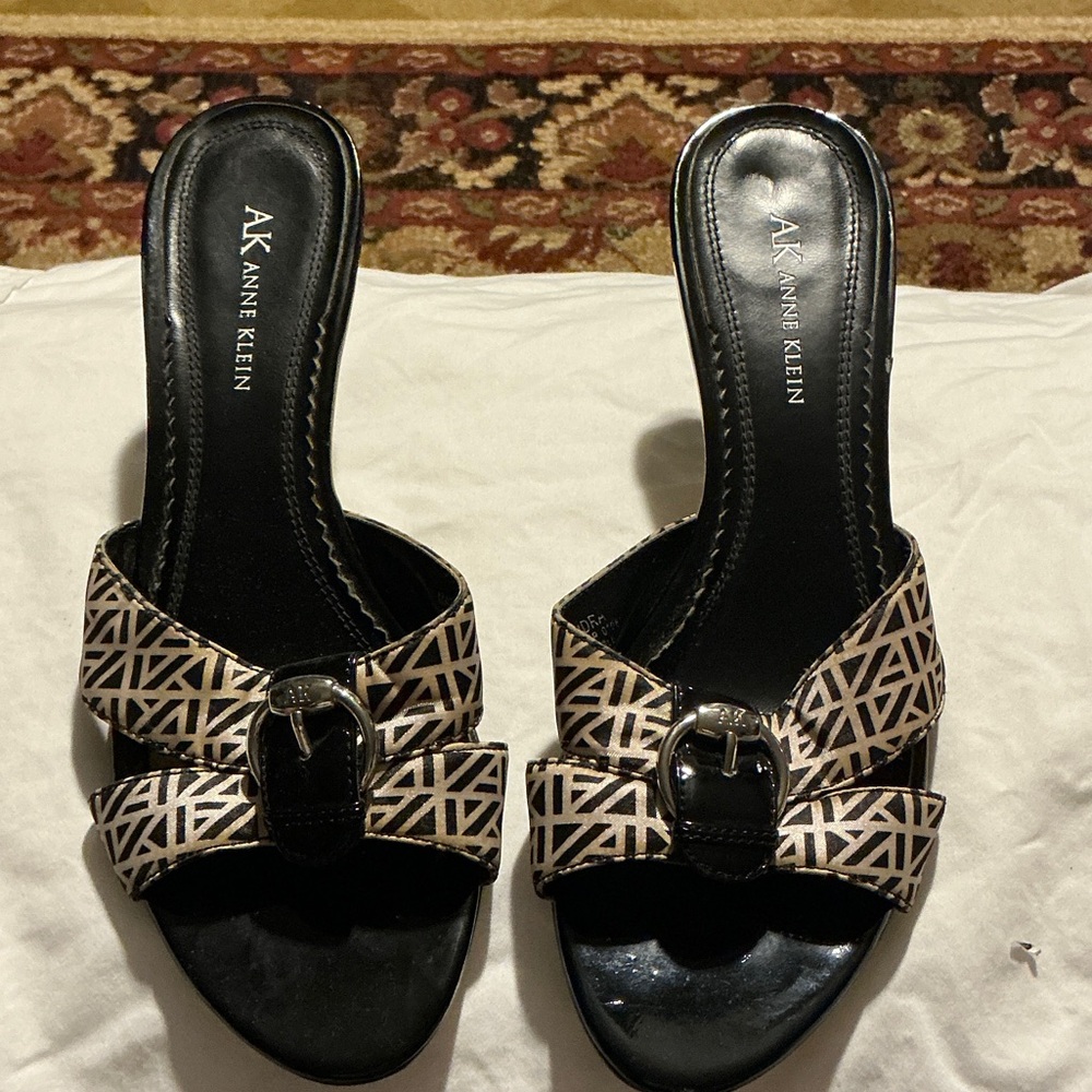 Anne Klein Black and Cream Patterned Mules